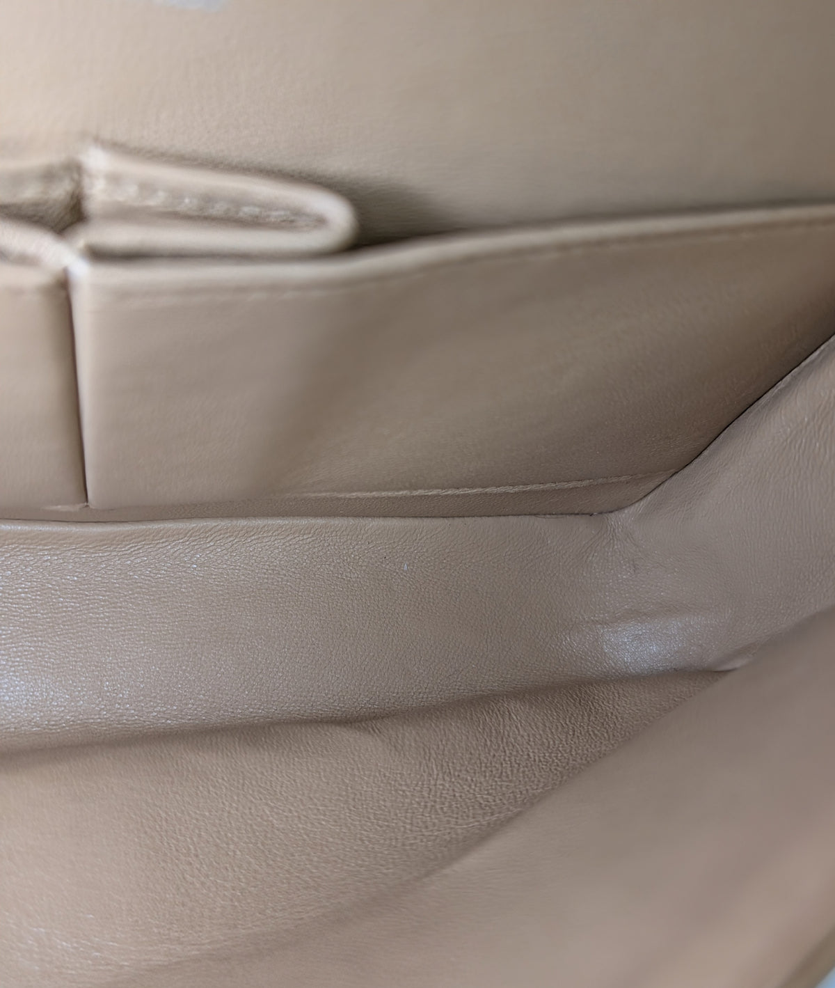 Chanel Vintage Beige Clair Lambskin Classic Medium Double Flap Shoulder Bag
