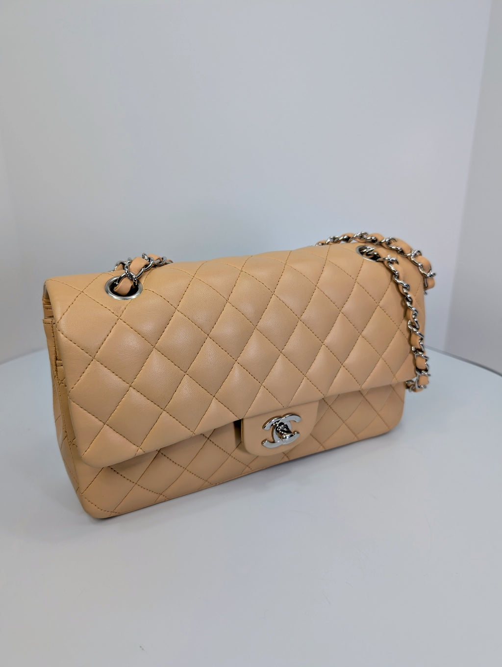 Chanel Vintage Beige Clair Lambskin Classic Medium Double Flap Shoulder Bag