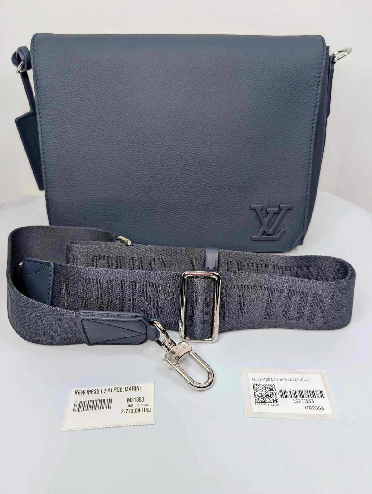 Louis Vuitton Marine Blue Calfskin Aerogram Messenger Crossbody Bag NWT